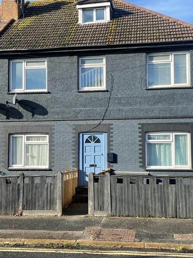 Lovely Spacious Loft Close To Train Station Worthing Eksteriør bilde