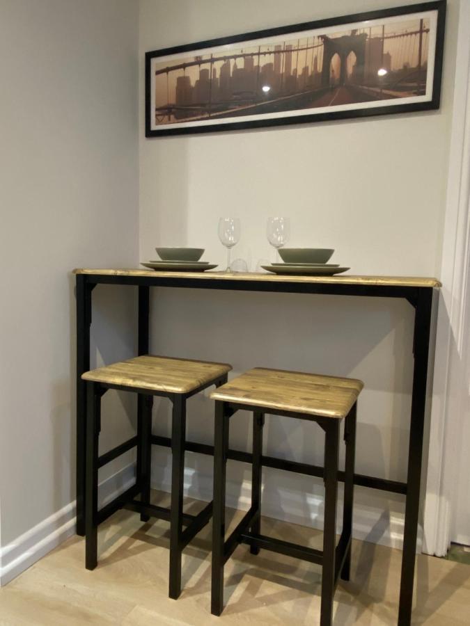 Lovely Spacious Loft Close To Train Station Worthing Eksteriør bilde