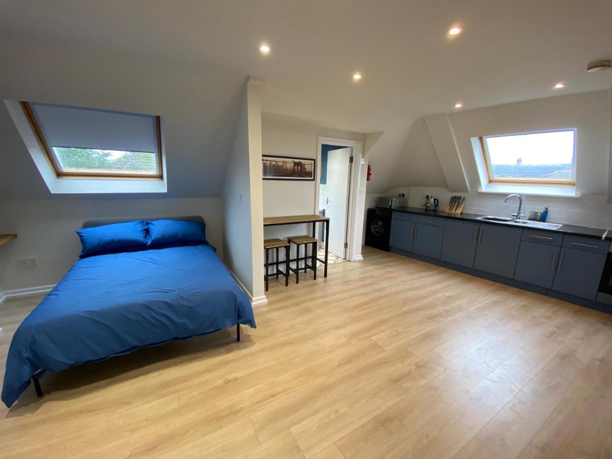 Lovely Spacious Loft Close To Train Station Worthing Eksteriør bilde