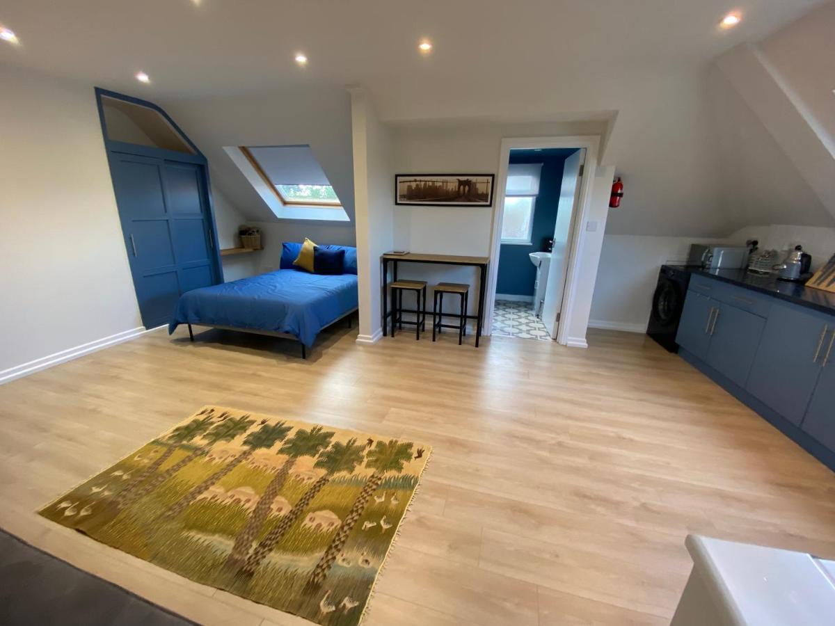 Lovely Spacious Loft Close To Train Station Worthing Eksteriør bilde