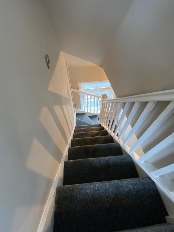 Lovely Spacious Loft Close To Train Station Worthing Eksteriør bilde