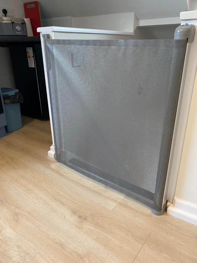 Lovely Spacious Loft Close To Train Station Worthing Eksteriør bilde