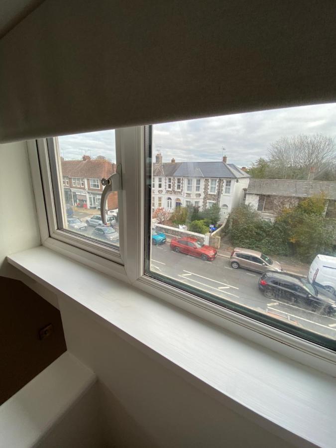 Lovely Spacious Loft Close To Train Station Worthing Eksteriør bilde