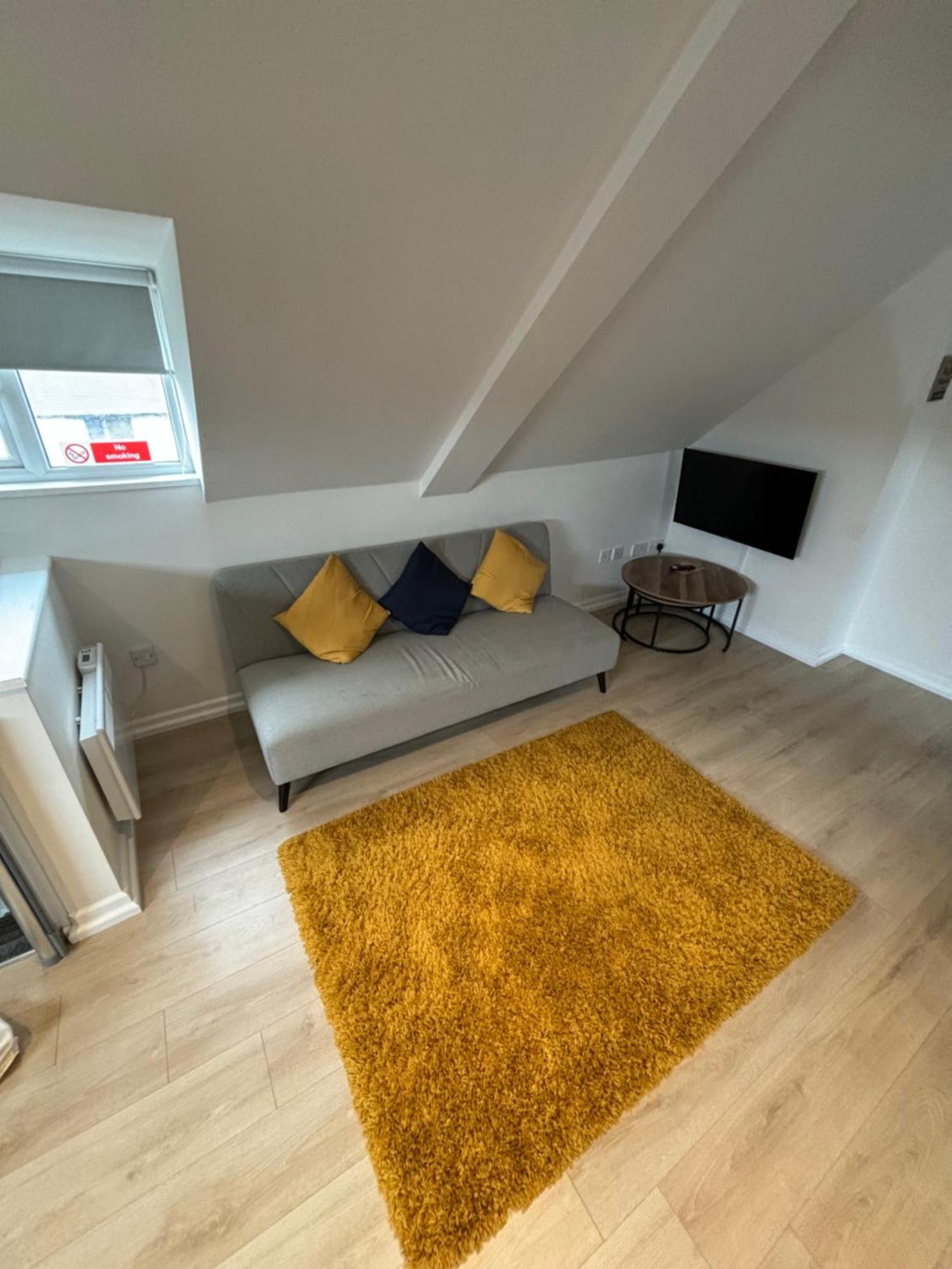 Lovely Spacious Loft Close To Train Station Worthing Eksteriør bilde